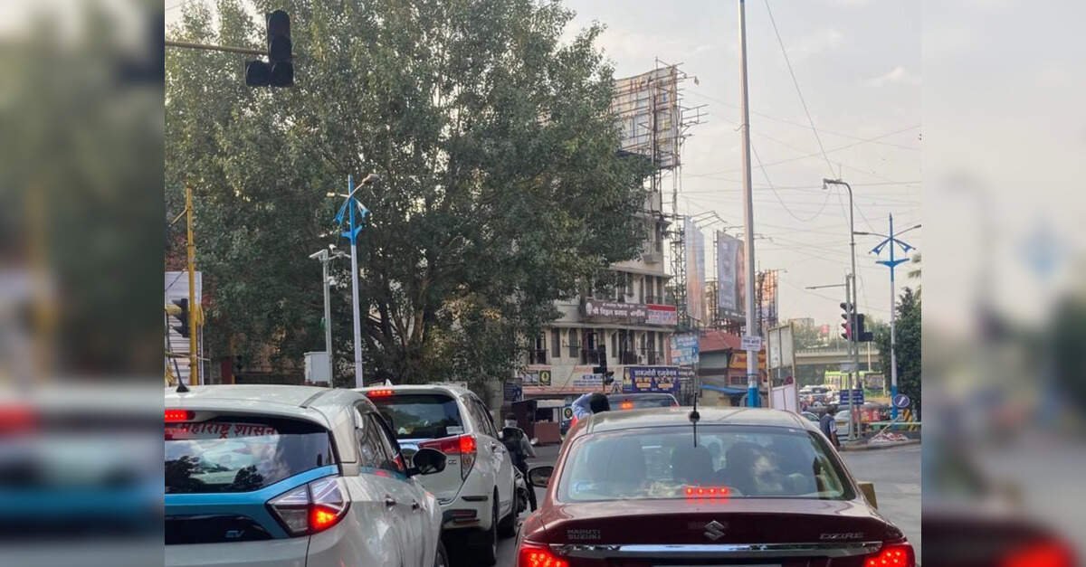 Streetlight power supply test triggers traffic signal outage in Pune