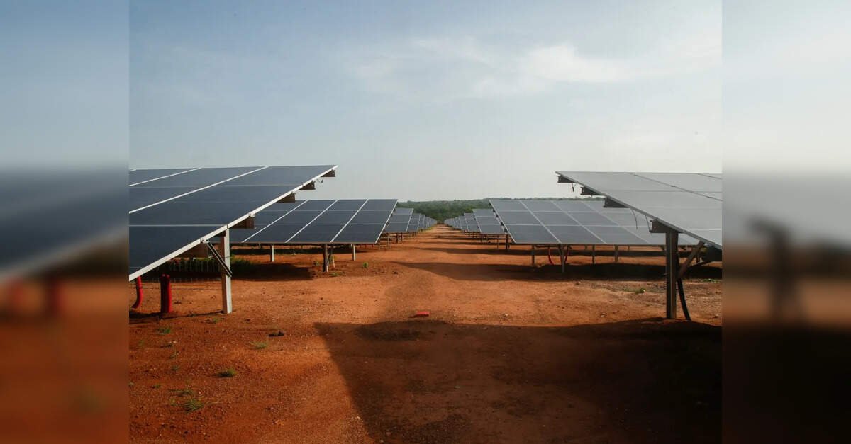 telangana-tenders-5,800-mw-of-renewable-power-to-meet-rising-electricity-demand
